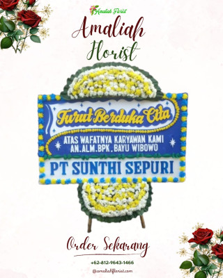 Papan Bunga Duka di Lapangan